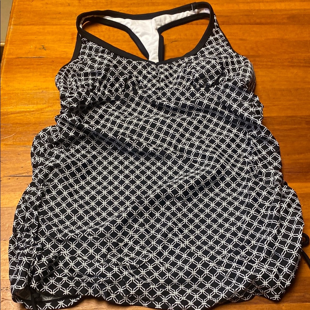 Liz Lange Maternity Black and White One Piece Maternity Swim Top